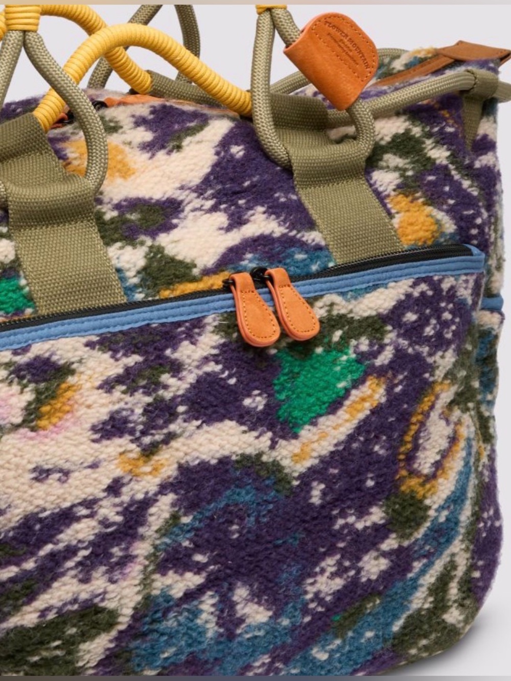 NWT Flower Mountain Weekend Bag in Multicolor - Picture 6 of 8